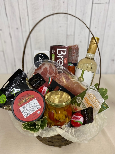 Picture of Charcuterie Basket with White Wine